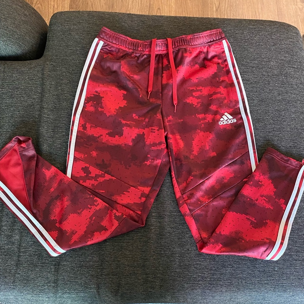 Adidas red camo ankle zip up sweat bottoms size medium